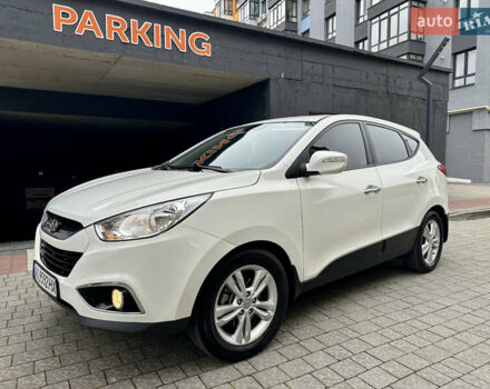 Белый Хендай их35, объемом двигателя 2 л и пробегом 178 тыс. км за 11900 $, фото 2 на Automoto.ua