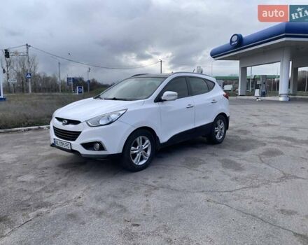 Белый Хендай их35, объемом двигателя 2 л и пробегом 143 тыс. км за 13700 $, фото 9 на Automoto.ua