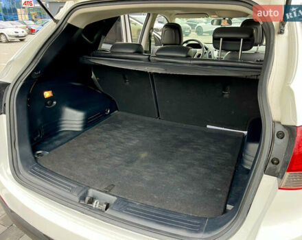 Белый Хендай их35, объемом двигателя 2 л и пробегом 168 тыс. км за 11800 $, фото 15 на Automoto.ua