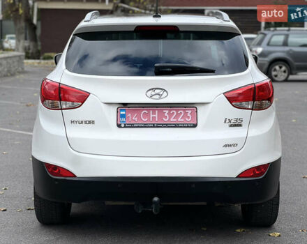 Белый Хендай их35, объемом двигателя 2 л и пробегом 172 тыс. км за 14900 $, фото 5 на Automoto.ua