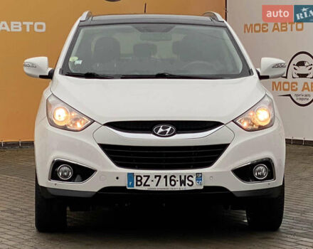 Белый Хендай их35, объемом двигателя 1.7 л и пробегом 204 тыс. км за 11500 $, фото 7 на Automoto.ua