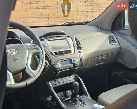 Белый Хендай их35, объемом двигателя 2 л и пробегом 137 тыс. км за 12600 $, фото 42 на Automoto.ua