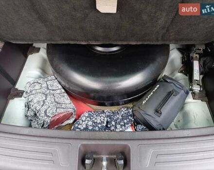 Белый Хендай их35, объемом двигателя 2 л и пробегом 144 тыс. км за 14100 $, фото 10 на Automoto.ua