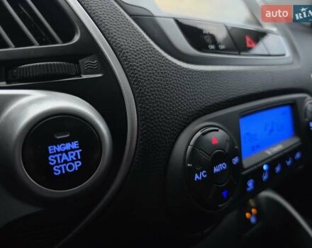 Белый Хендай их35, объемом двигателя 2 л и пробегом 211 тыс. км за 12999 $, фото 43 на Automoto.ua