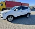 Белый Хендай их35, объемом двигателя 1.7 л и пробегом 289 тыс. км за 9400 $, фото 1 на Automoto.ua