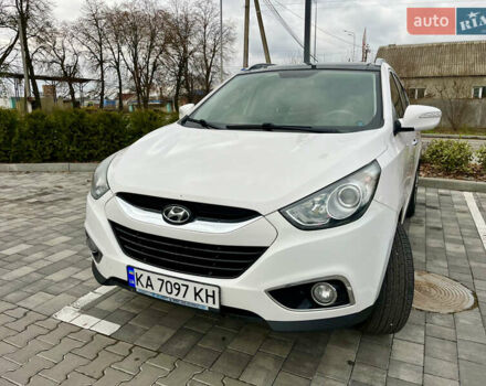 Белый Хендай их35, объемом двигателя 2 л и пробегом 168 тыс. км за 11800 $, фото 1 на Automoto.ua