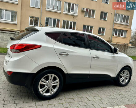 Белый Хендай их35, объемом двигателя 2 л и пробегом 178 тыс. км за 11900 $, фото 84 на Automoto.ua