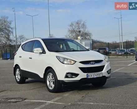 Белый Хендай их35, объемом двигателя 2 л и пробегом 137 тыс. км за 12600 $, фото 24 на Automoto.ua