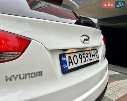 Белый Хендай их35, объемом двигателя 2 л и пробегом 178 тыс. км за 11900 $, фото 77 на Automoto.ua