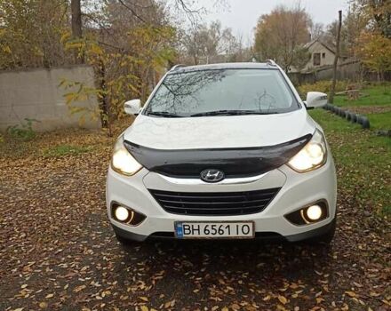 Белый Хендай их35, объемом двигателя 2 л и пробегом 90 тыс. км за 13888 $, фото 9 на Automoto.ua