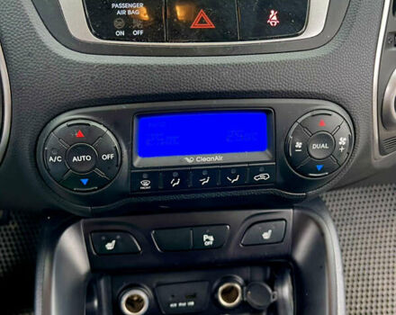 Белый Хендай их35, объемом двигателя 2 л и пробегом 168 тыс. км за 11800 $, фото 21 на Automoto.ua