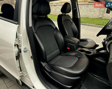 Белый Хендай их35, объемом двигателя 2 л и пробегом 178 тыс. км за 11900 $, фото 56 на Automoto.ua