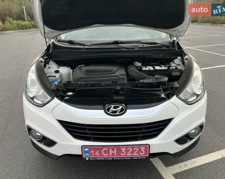 Белый Хендай их35, объемом двигателя 2 л и пробегом 172 тыс. км за 15500 $, фото 34 на Automoto.ua