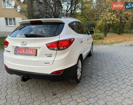 Белый Хендай их35, объемом двигателя 2 л и пробегом 204 тыс. км за 13950 $, фото 11 на Automoto.ua