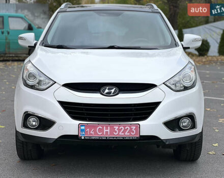 Белый Хендай их35, объемом двигателя 2 л и пробегом 172 тыс. км за 14900 $, фото 2 на Automoto.ua