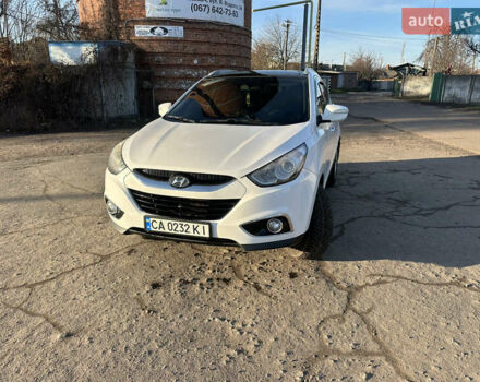 Білий Хендай іх35, об'ємом двигуна 2 л та пробігом 220 тис. км за 12600 $, фото 1 на Automoto.ua