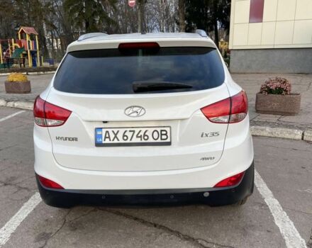 Белый Хендай их35, объемом двигателя 2 л и пробегом 144 тыс. км за 14100 $, фото 3 на Automoto.ua