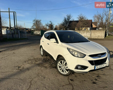 Білий Хендай іх35, об'ємом двигуна 2 л та пробігом 220 тис. км за 12600 $, фото 2 на Automoto.ua