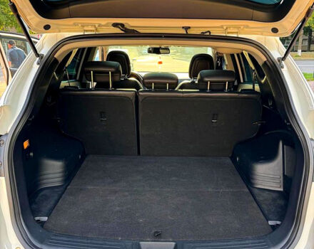 Белый Хендай их35, объемом двигателя 2 л и пробегом 176 тыс. км за 16000 $, фото 5 на Automoto.ua