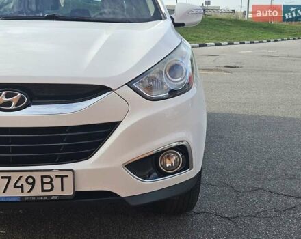 Белый Хендай их35, объемом двигателя 2 л и пробегом 137 тыс. км за 12600 $, фото 9 на Automoto.ua