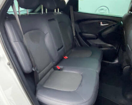 Белый Хендай их35, объемом двигателя 1.7 л и пробегом 204 тыс. км за 11500 $, фото 20 на Automoto.ua