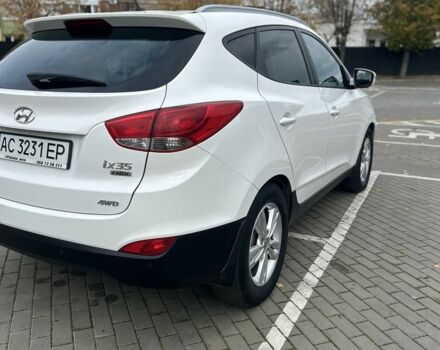 Белый Хендай их35, объемом двигателя 2 л и пробегом 242 тыс. км за 12012 $, фото 1 на Automoto.ua