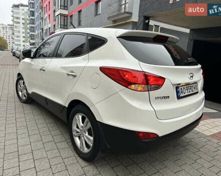 Белый Хендай их35, объемом двигателя 2 л и пробегом 178 тыс. км за 11900 $, фото 82 на Automoto.ua