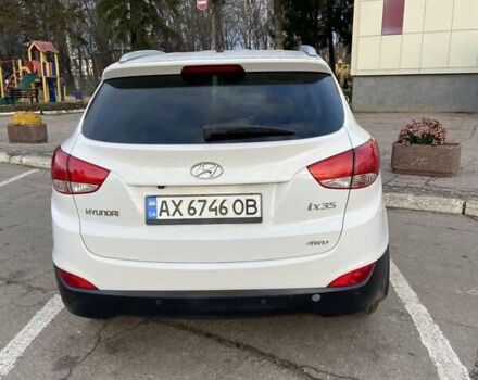 Белый Хендай их35, объемом двигателя 2 л и пробегом 144 тыс. км за 14100 $, фото 3 на Automoto.ua