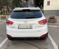Белый Хендай их35, объемом двигателя 2 л и пробегом 144 тыс. км за 14100 $, фото 3 на Automoto.ua