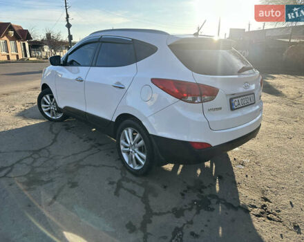 Білий Хендай іх35, об'ємом двигуна 2 л та пробігом 220 тис. км за 12600 $, фото 3 на Automoto.ua