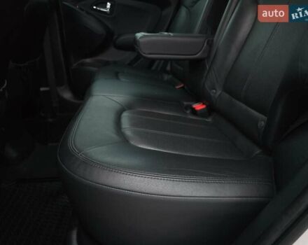 Белый Хендай их35, объемом двигателя 2 л и пробегом 211 тыс. км за 12999 $, фото 52 на Automoto.ua