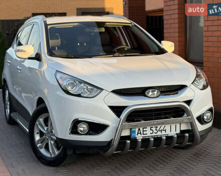 Білий Хендай іх35, об'ємом двигуна 2 л та пробігом 101 тис. км за 13800 $, фото 21 на Automoto.ua