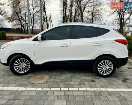 Белый Хендай их35, объемом двигателя 2 л и пробегом 168 тыс. км за 11800 $, фото 8 на Automoto.ua