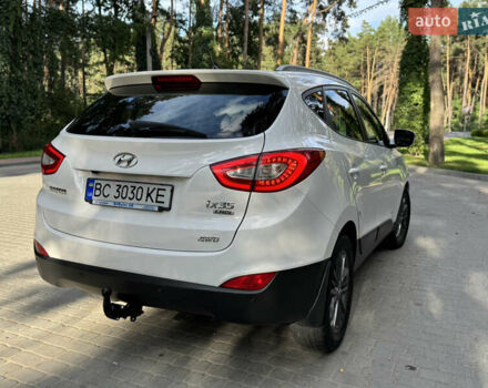 Білий Хендай іх35, об'ємом двигуна 2 л та пробігом 238 тис. км за 14900 $, фото 3 на Automoto.ua