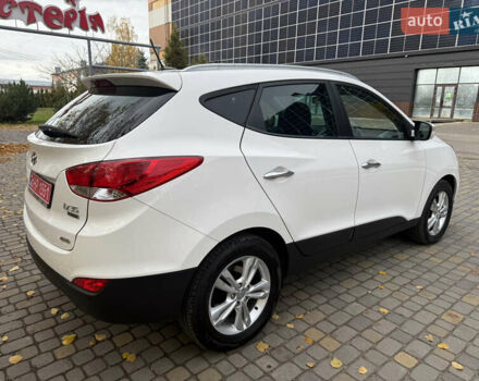 Білий Хендай іх35, об'ємом двигуна 2 л та пробігом 180 тис. км за 16300 $, фото 19 на Automoto.ua