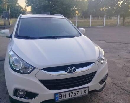 Белый Хендай их35, объемом двигателя 2 л и пробегом 190 тыс. км за 13300 $, фото 6 на Automoto.ua