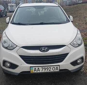 Білий Хендай іх35, об'ємом двигуна 2 л та пробігом 138 тис. км за 13500 $, фото 2 на Automoto.ua