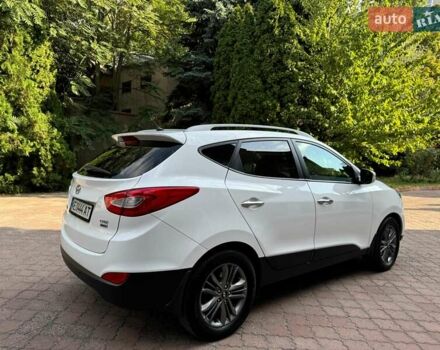 Белый Хендай их35, объемом двигателя 2 л и пробегом 108 тыс. км за 14299 $, фото 2 на Automoto.ua