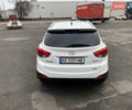 Белый Хендай их35, объемом двигателя 2 л и пробегом 120 тыс. км за 13500 $, фото 4 на Automoto.ua