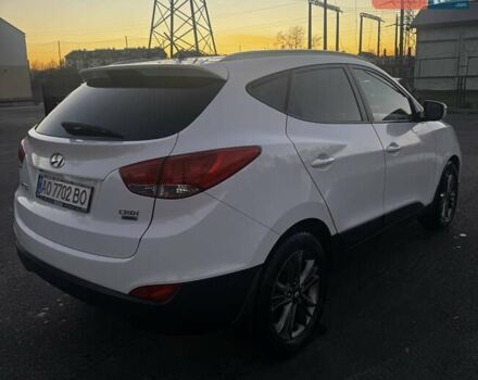 Белый Хендай их35, объемом двигателя 2 л и пробегом 126 тыс. км за 14500 $, фото 5 на Automoto.ua