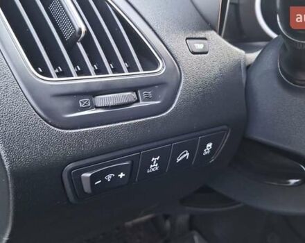 Білий Хендай іх35, об'ємом двигуна 2 л та пробігом 208 тис. км за 13999 $, фото 6 на Automoto.ua