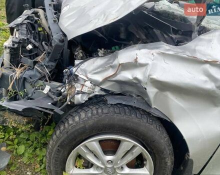 Белый Хендай их35, объемом двигателя 2 л и пробегом 107 тыс. км за 5500 $, фото 9 на Automoto.ua