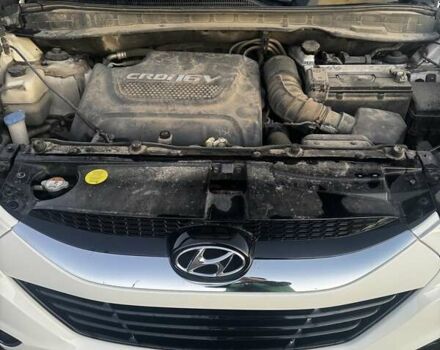 Белый Хендай их35, объемом двигателя 2 л и пробегом 126 тыс. км за 14500 $, фото 12 на Automoto.ua