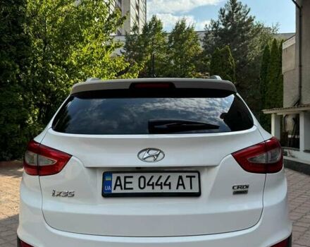 Белый Хендай их35, объемом двигателя 2 л и пробегом 108 тыс. км за 14299 $, фото 5 на Automoto.ua