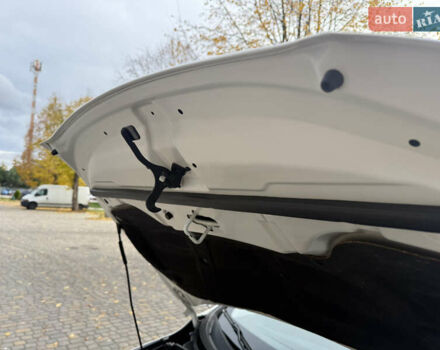 Білий Хендай іх35, об'ємом двигуна 2 л та пробігом 180 тис. км за 16300 $, фото 41 на Automoto.ua