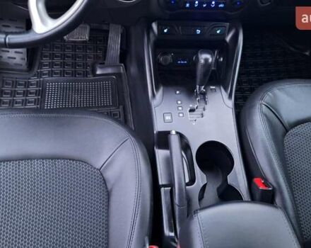 Білий Хендай іх35, об'ємом двигуна 2 л та пробігом 208 тис. км за 13999 $, фото 27 на Automoto.ua