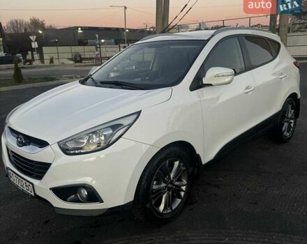 Белый Хендай их35, объемом двигателя 2 л и пробегом 126 тыс. км за 14500 $, фото 2 на Automoto.ua