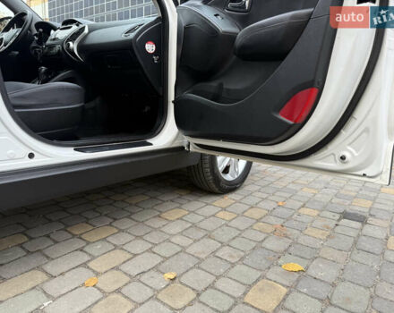 Білий Хендай іх35, об'ємом двигуна 2 л та пробігом 180 тис. км за 16300 $, фото 59 на Automoto.ua