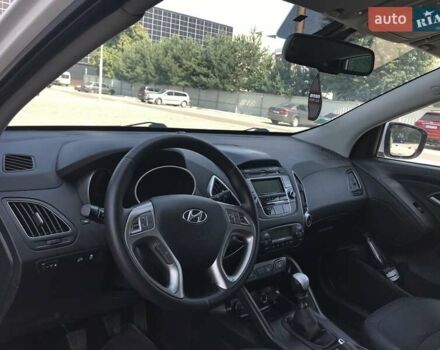 Білий Хендай іх35, об'ємом двигуна 1.7 л та пробігом 187 тис. км за 11850 $, фото 31 на Automoto.ua