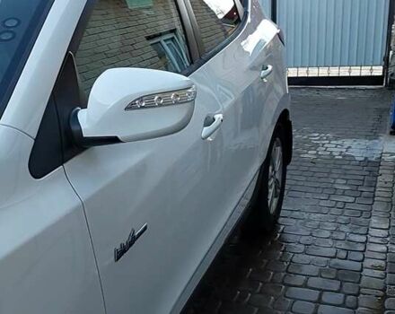 Білий Хендай іх35, об'ємом двигуна 1.69 л та пробігом 218 тис. км за 13800 $, фото 1 на Automoto.ua